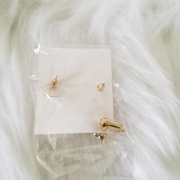 T&J Designs Jewelry - NEW Pearl Stud Crystal Ear Crawler T&J